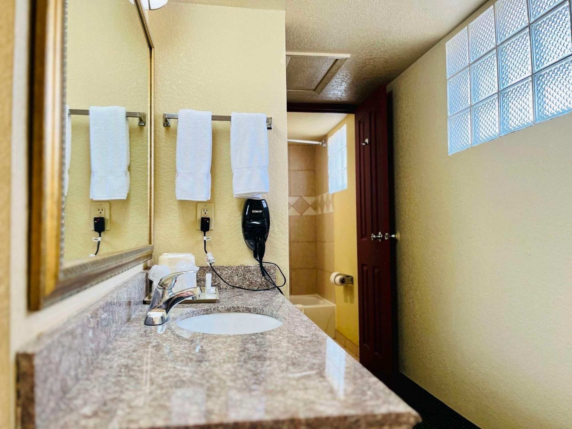 Econo Lodge Del Rio Extérieur photo